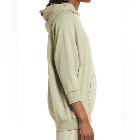 NWT Women’s Medium Fear Of God Essentials French Terry 3/4 Sleeve Hoodie Seafoam - Picture 4 of 13